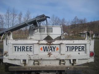 Three way tipper truck